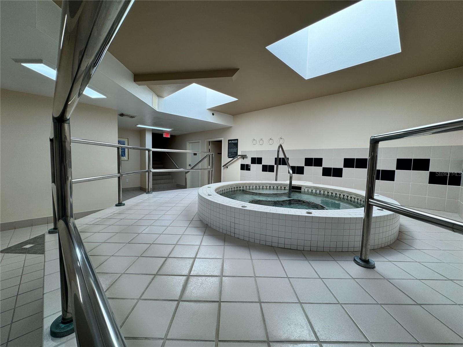 Image 30 of 37 For 1560 Gulf Boulevard 804