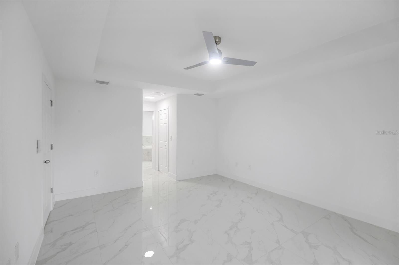 Image 16 of 35 For 1102 Edison Avenue