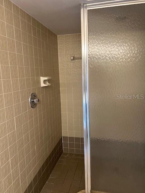 Image 16 of 31 For 3000 Red Oak Court 204