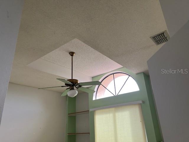 Image 23 of 31 For 3000 Red Oak Court 204