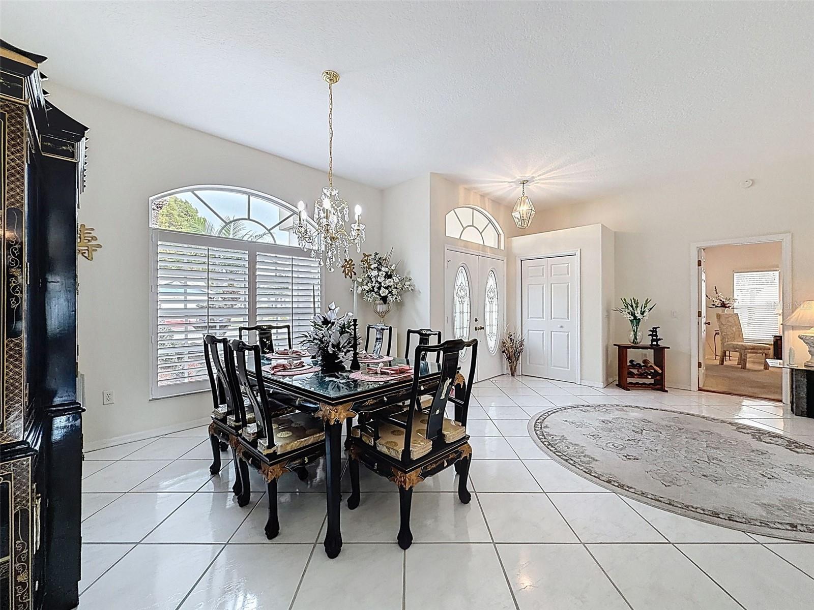 Listing photo id 8 for 8704 Cypress Lakes Boulevard