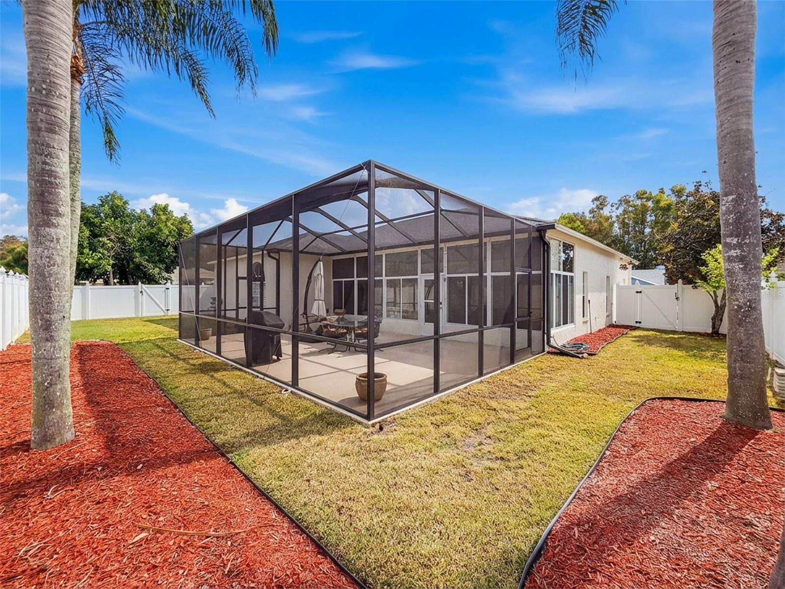 Listing photo id 15 for 8704 Cypress Lakes Boulevard