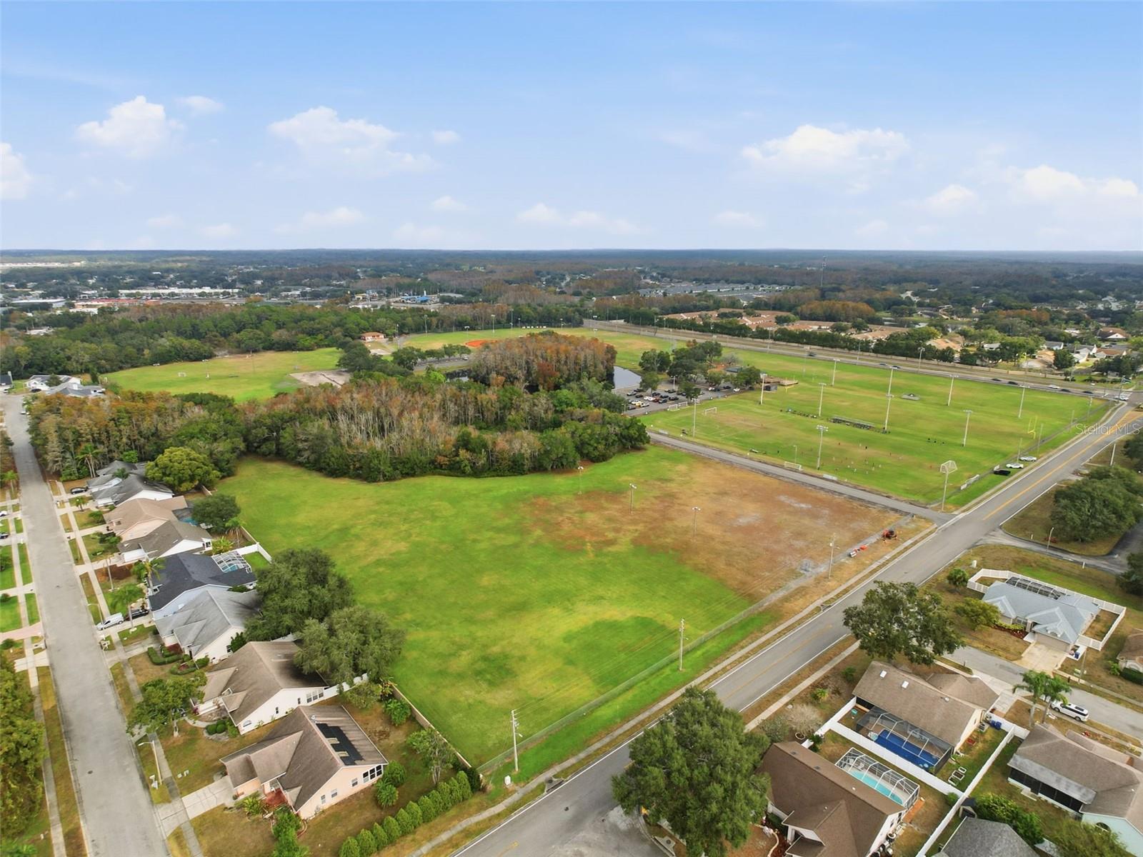 Listing photo id 17 for 8704 Cypress Lakes Boulevard