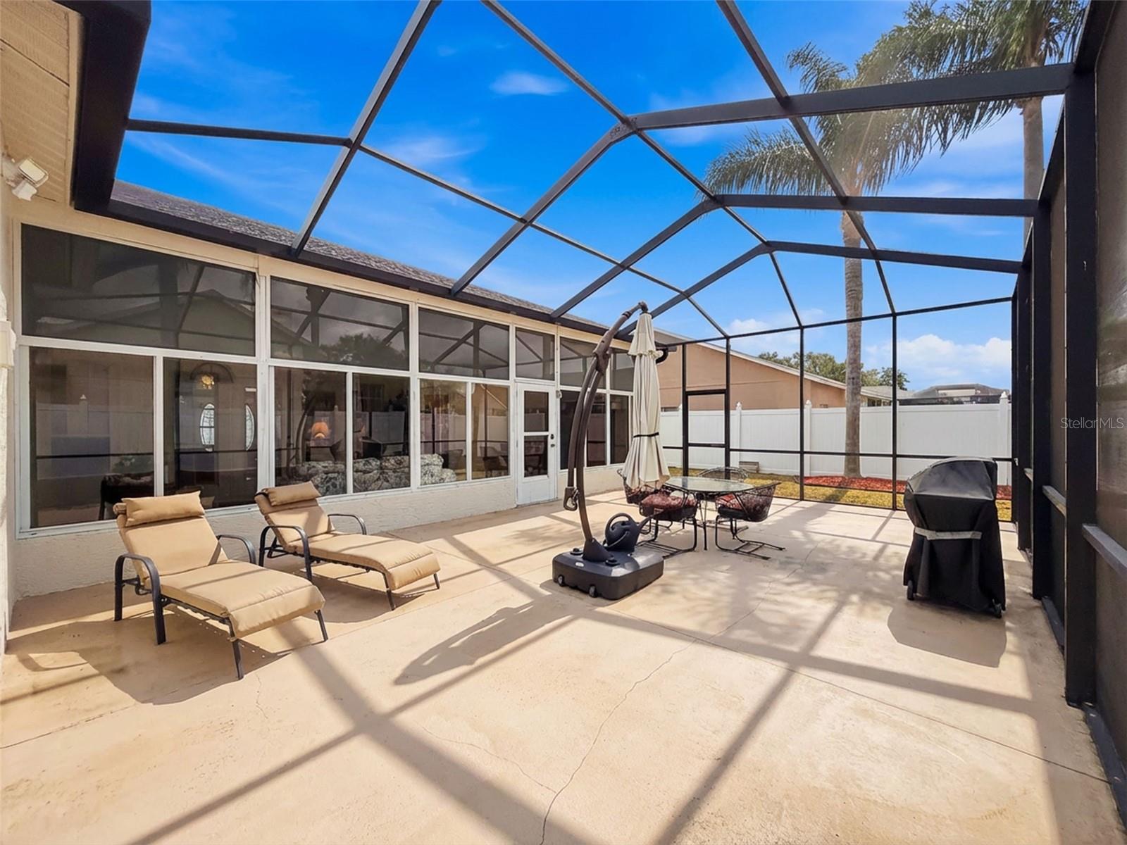 Listing photo id 0 for 8704 Cypress Lakes Boulevard