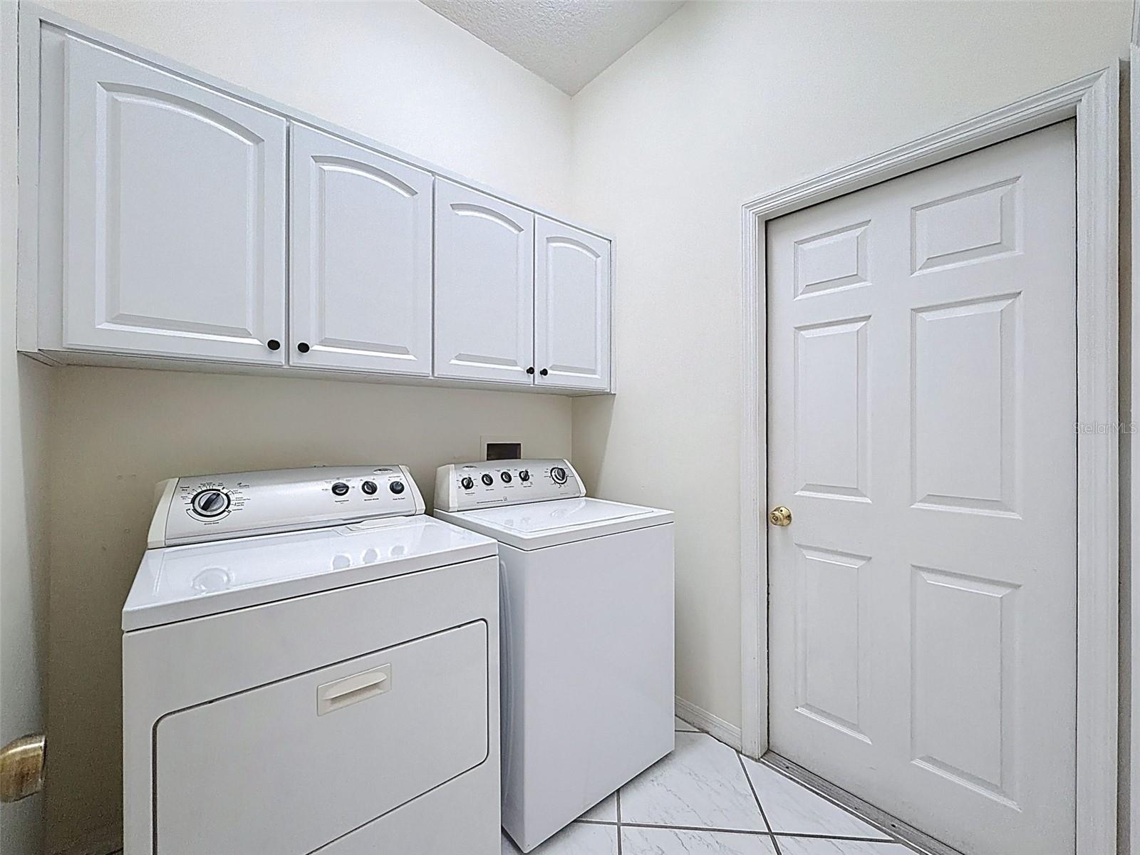 Listing photo id 18 for 8704 Cypress Lakes Boulevard