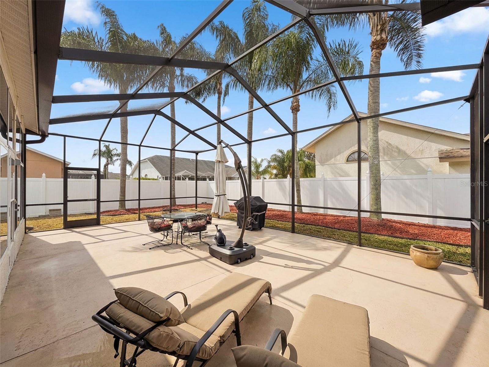 Listing photo id 20 for 8704 Cypress Lakes Boulevard