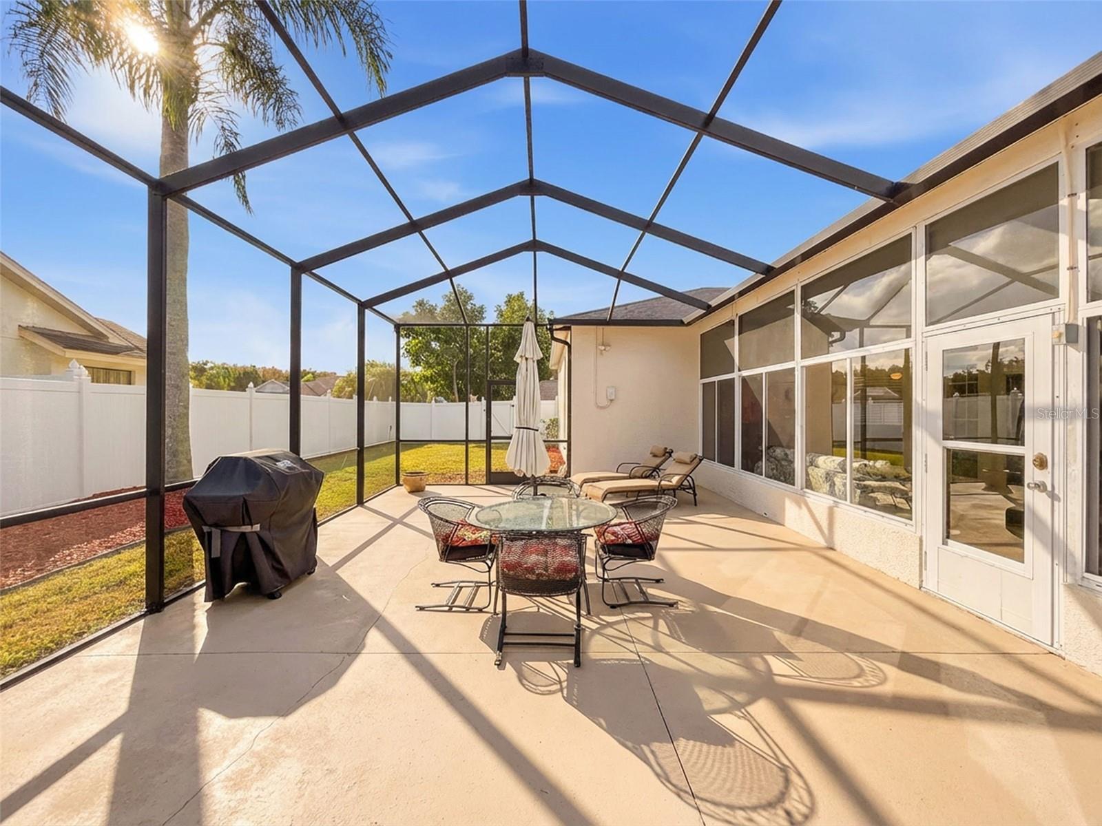 Listing photo id 21 for 8704 Cypress Lakes Boulevard