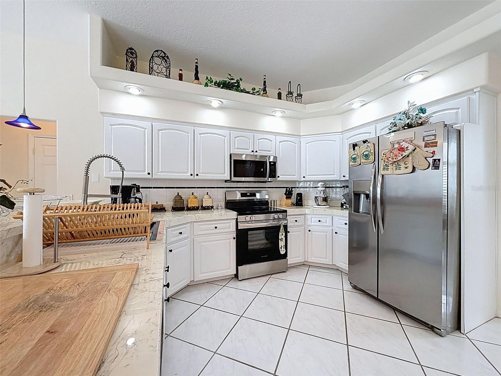 Listing photo id 27 for 8704 Cypress Lakes Boulevard