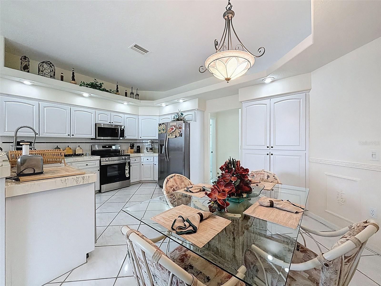 Listing photo id 28 for 8704 Cypress Lakes Boulevard