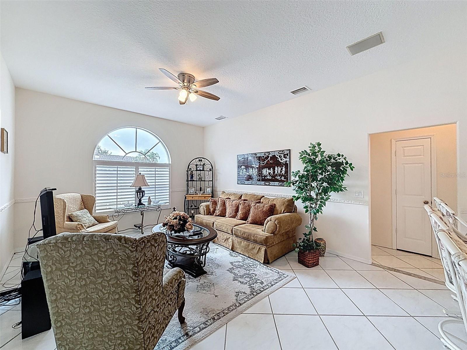 Listing photo id 30 for 8704 Cypress Lakes Boulevard