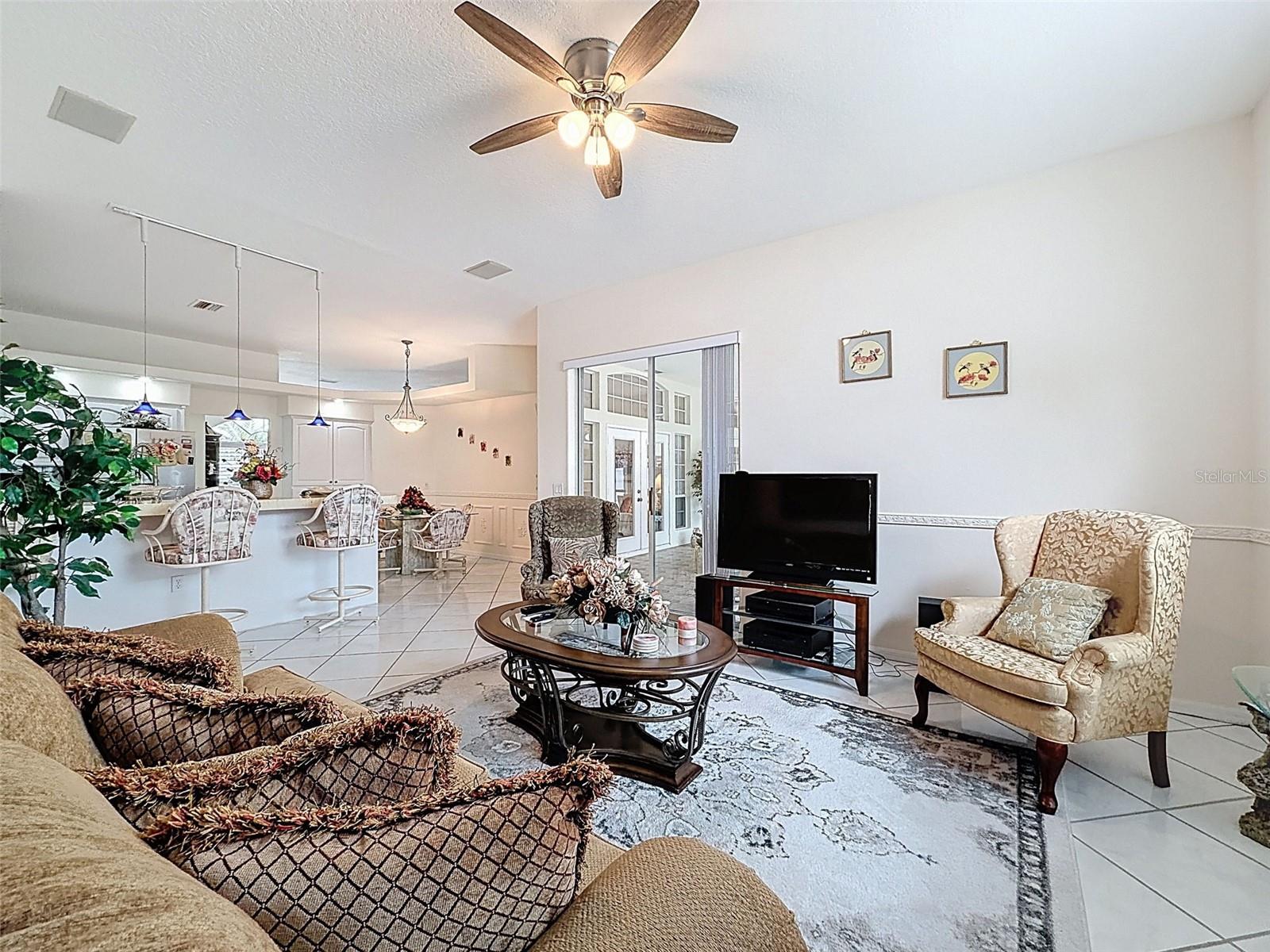 Listing photo id 32 for 8704 Cypress Lakes Boulevard