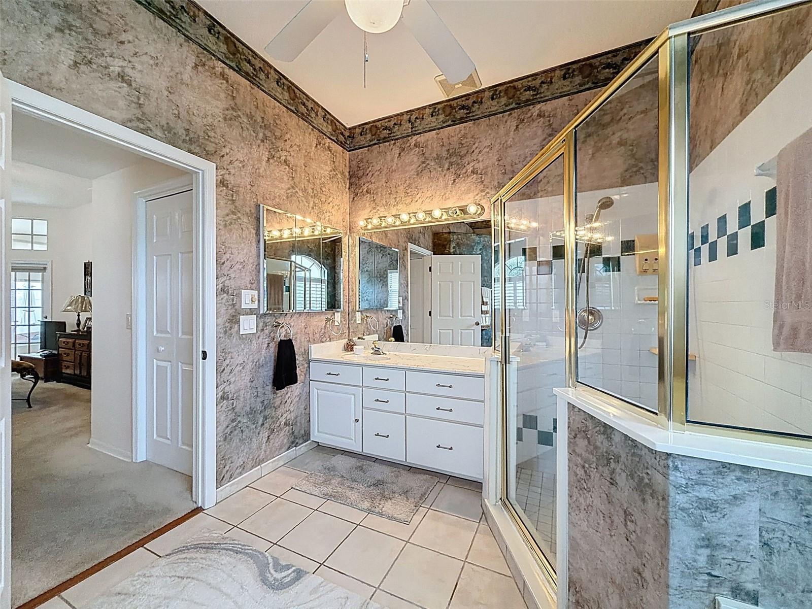 Listing photo id 35 for 8704 Cypress Lakes Boulevard