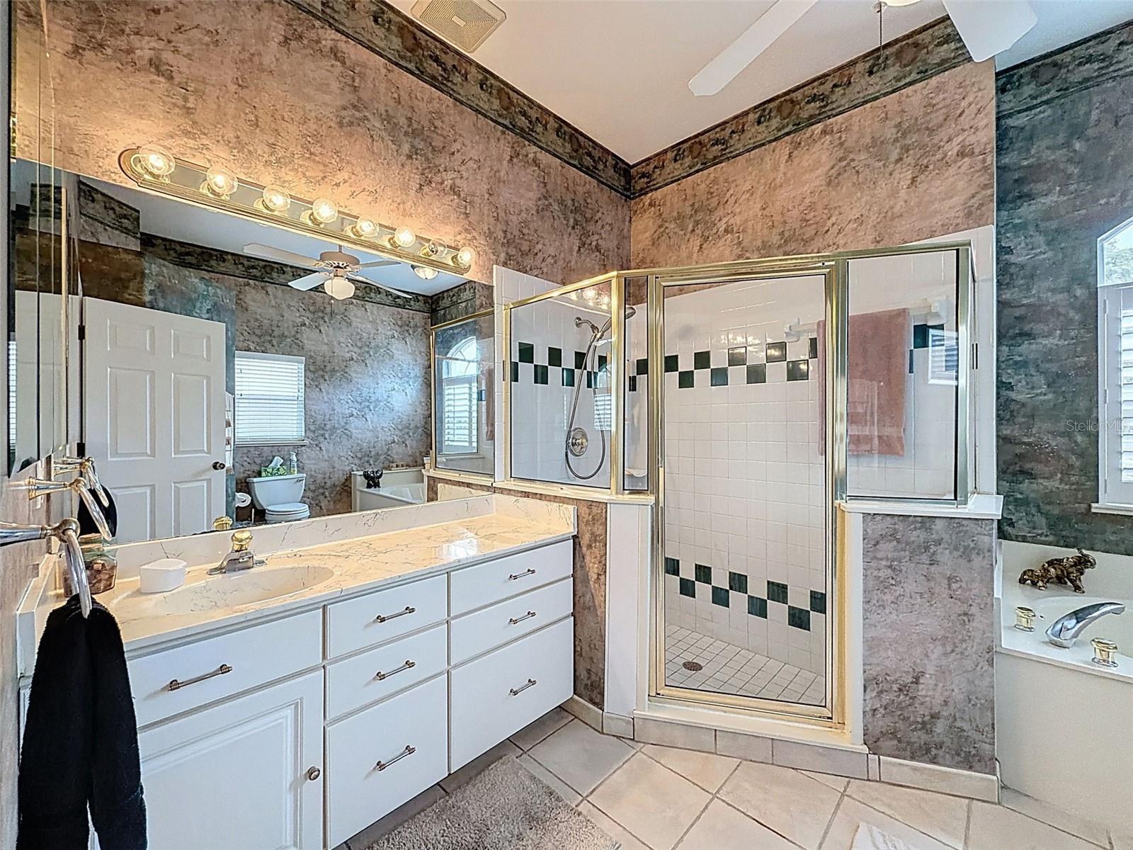 Listing photo id 36 for 8704 Cypress Lakes Boulevard