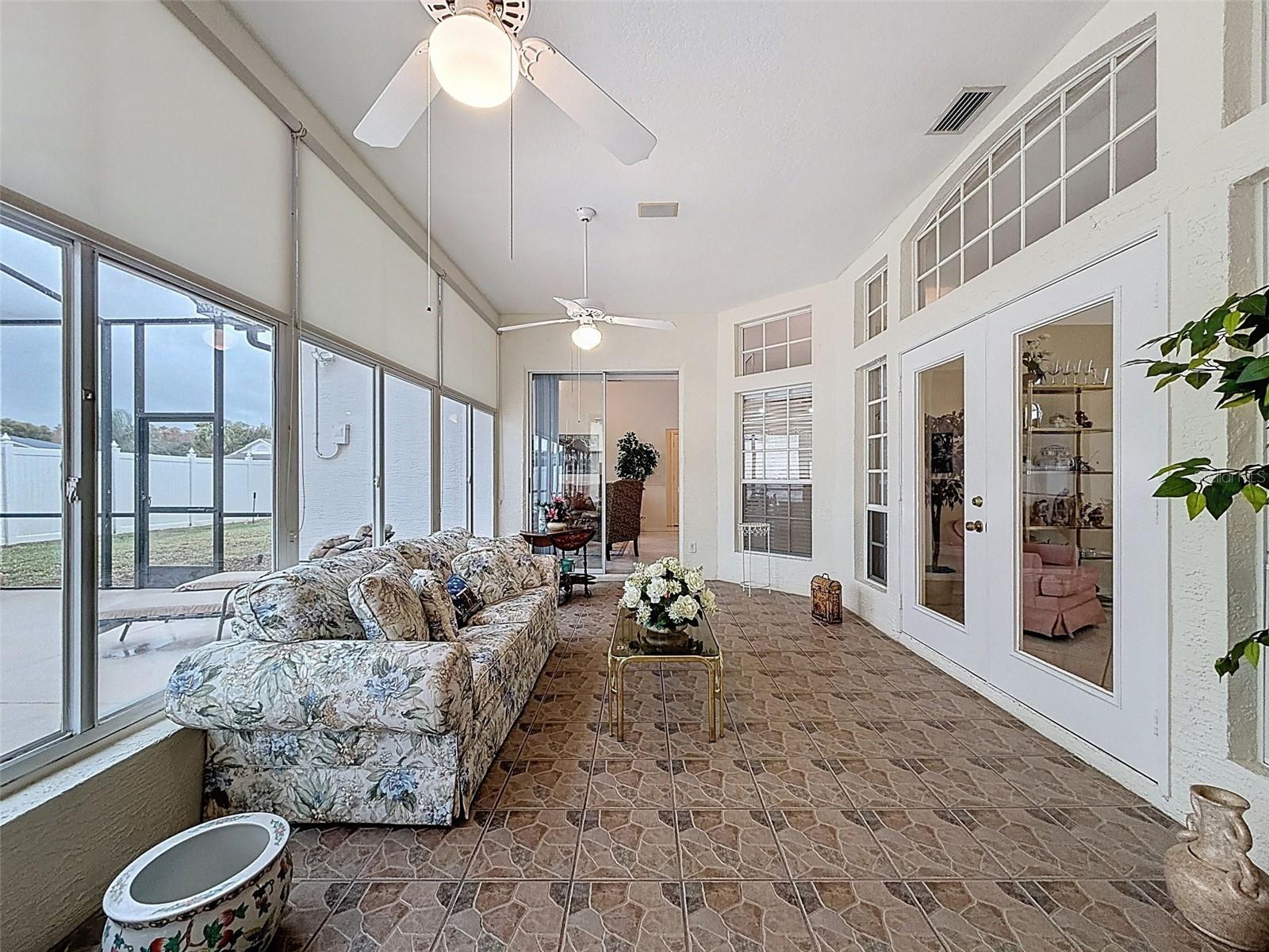 Listing photo id 40 for 8704 Cypress Lakes Boulevard