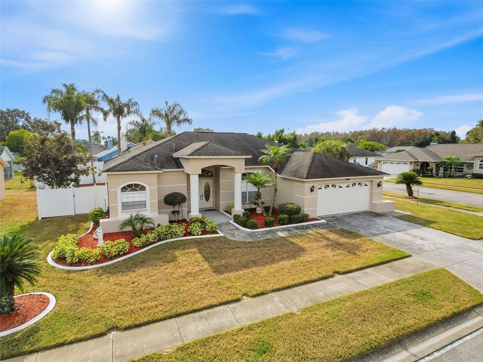 Listing photo id 43 for 8704 Cypress Lakes Boulevard