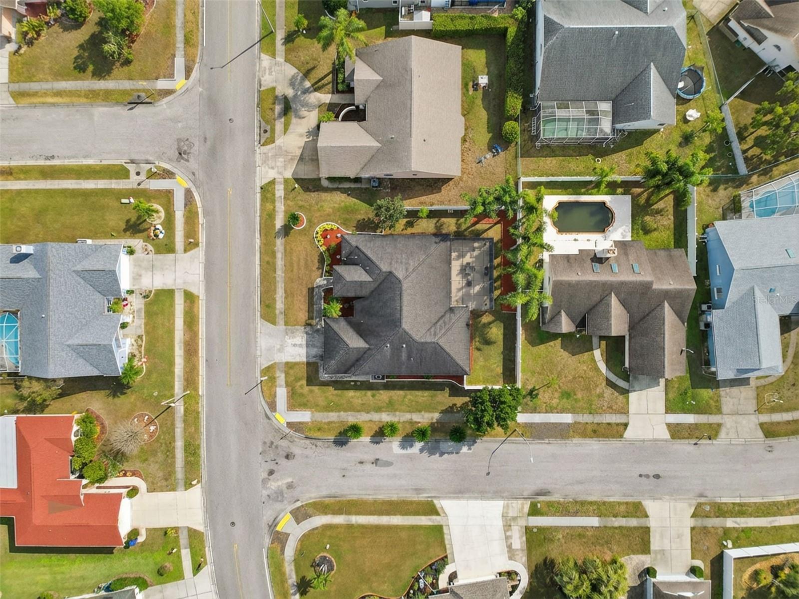 Listing photo id 47 for 8704 Cypress Lakes Boulevard