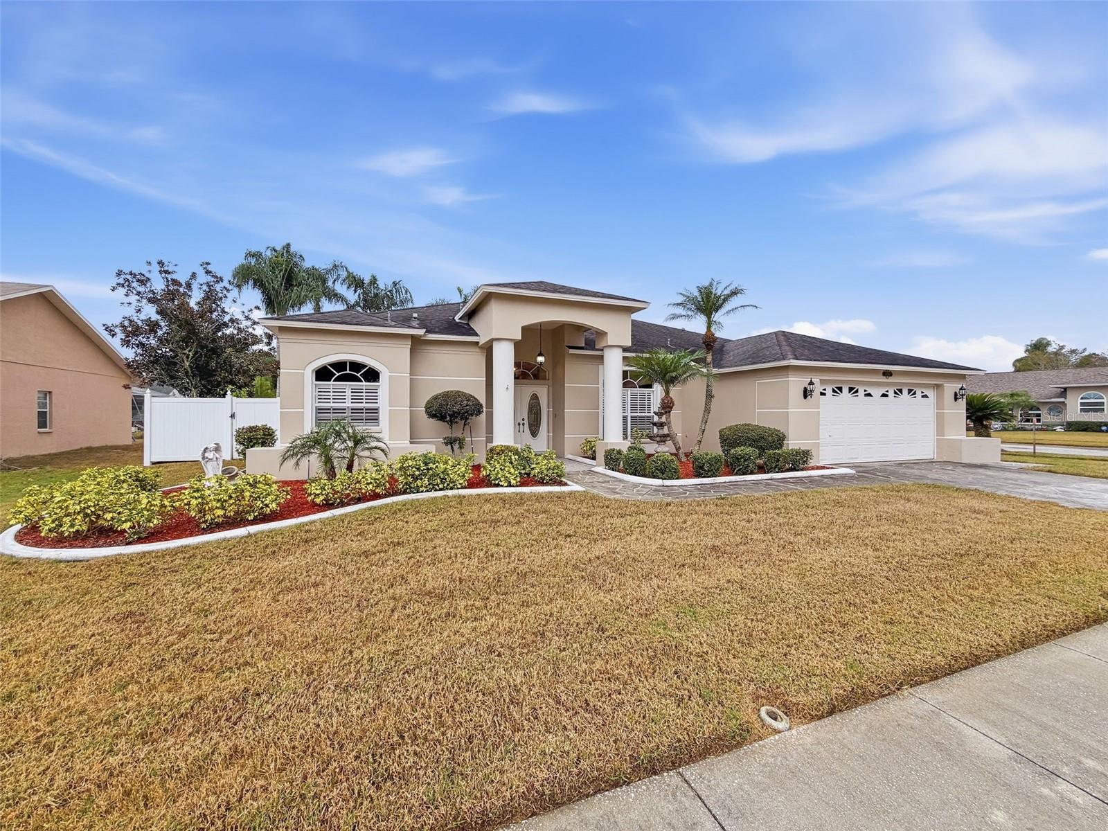 Listing photo id 59 for 8704 Cypress Lakes Boulevard