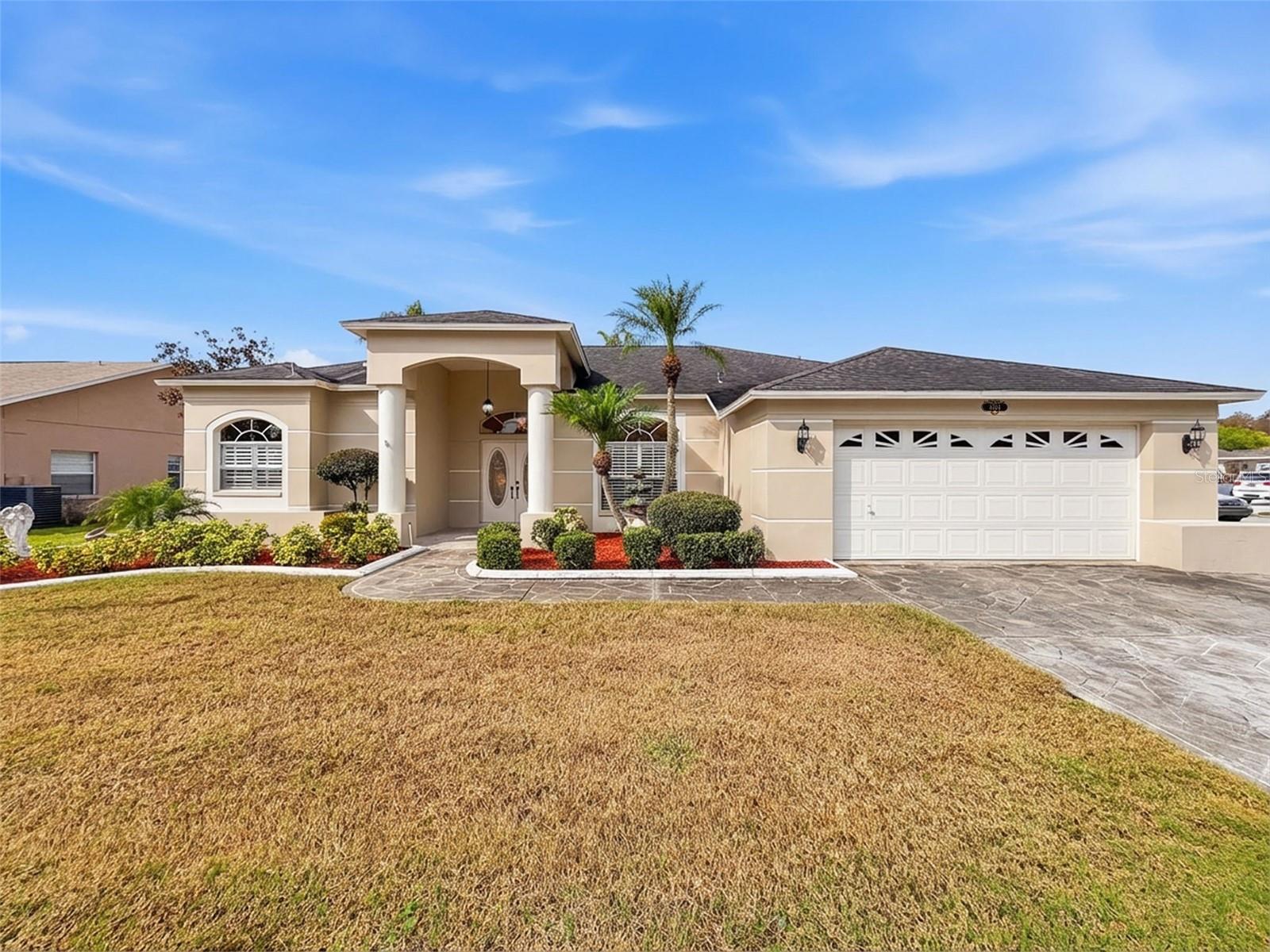 Listing photo id 69 for 8704 Cypress Lakes Boulevard
