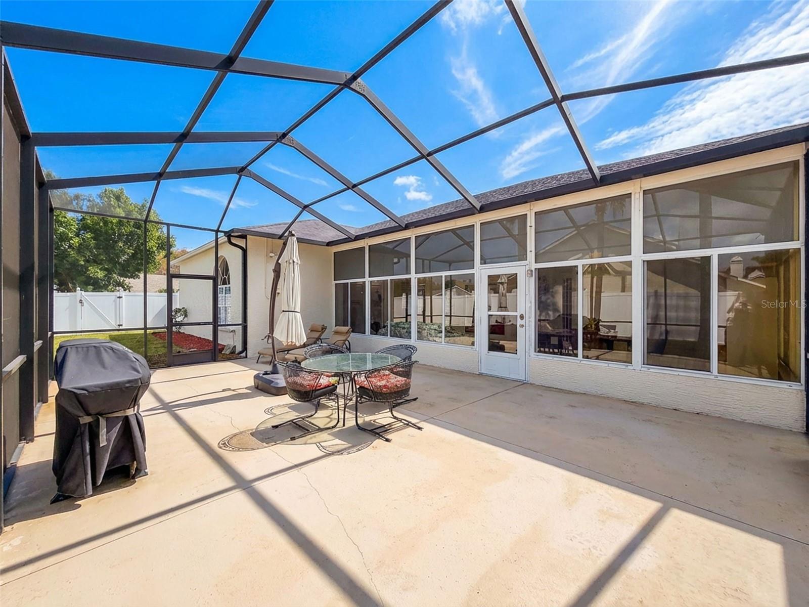 Listing photo id 73 for 8704 Cypress Lakes Boulevard