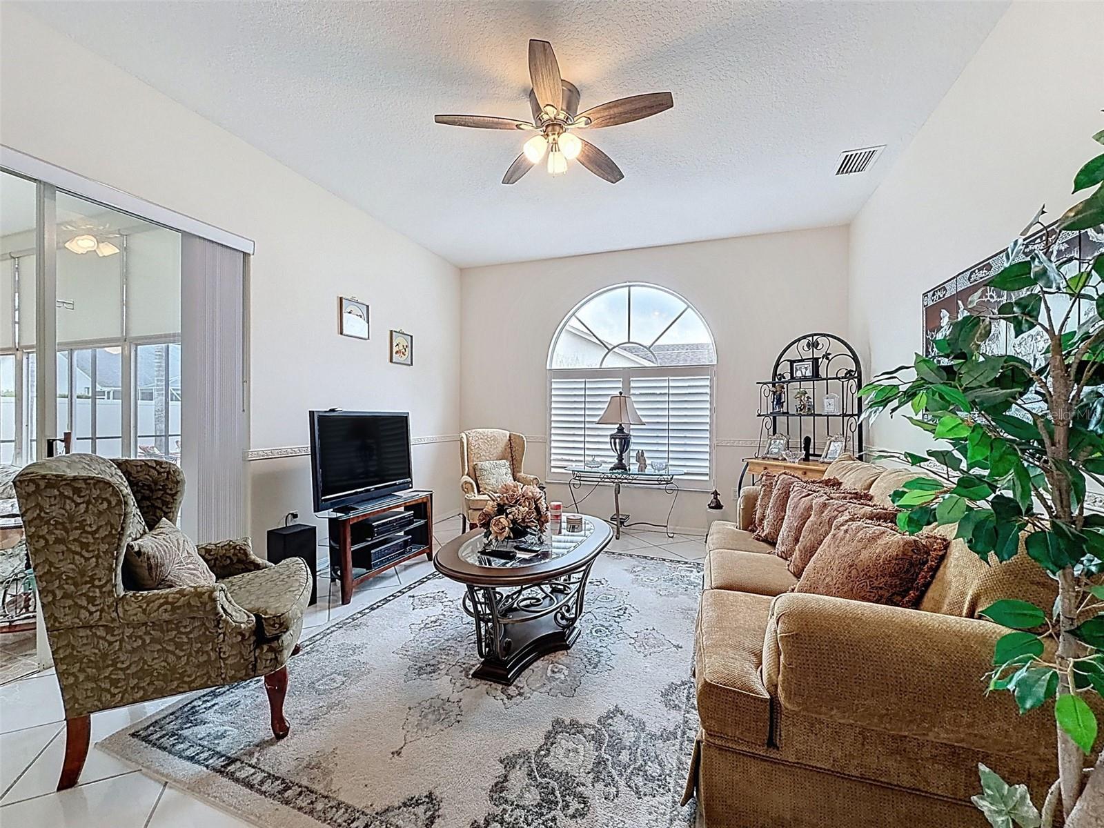 Listing photo id 7 for 8704 Cypress Lakes Boulevard