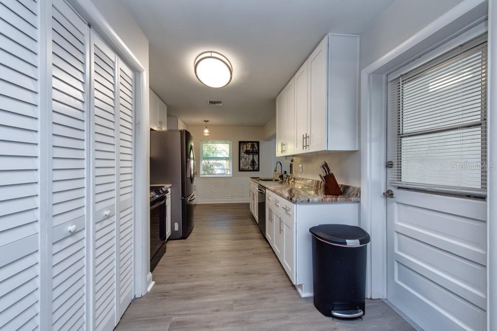 Image 11 of 52 For 515 Dora Drive