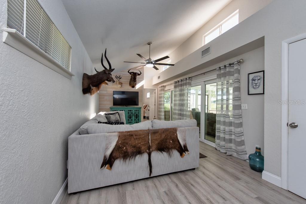 Image 16 of 52 For 515 Dora Drive