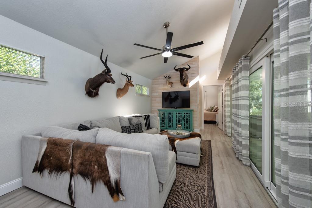 Image 17 of 52 For 515 Dora Drive