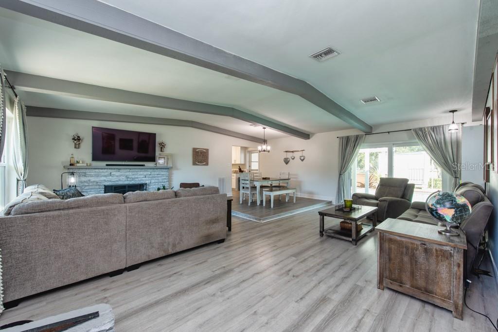 Image 3 of 52 For 515 Dora Drive