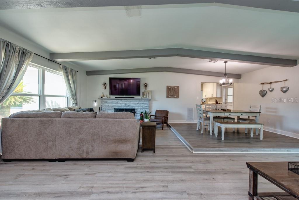 Image 5 of 52 For 515 Dora Drive