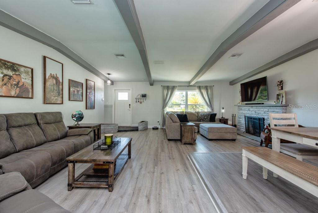 Image 6 of 52 For 515 Dora Drive