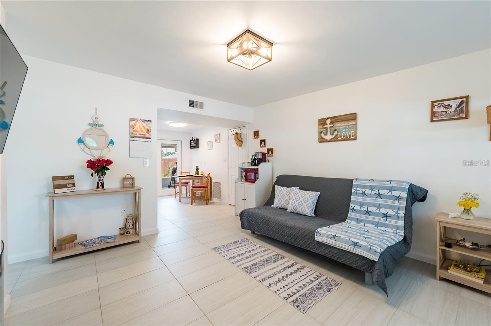 Image 9 of 29 For 11104 Taft Drive