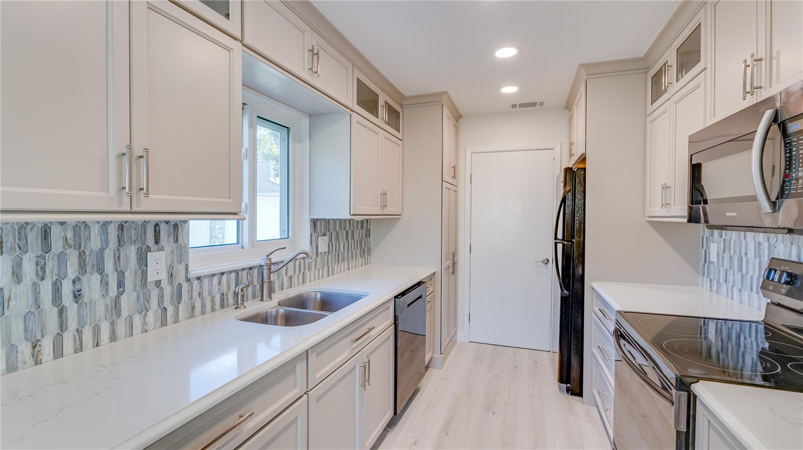 Image 10 of 34 For 2074 Shadow Pine Drive