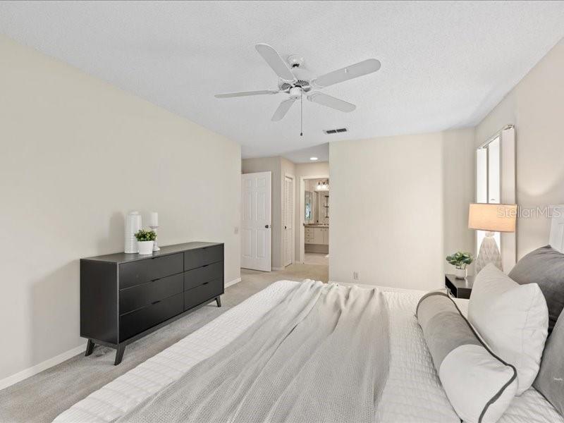 Image 15 of 51 For 607 Waterford Circle E