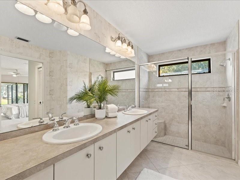 Image 17 of 51 For 607 Waterford Circle E