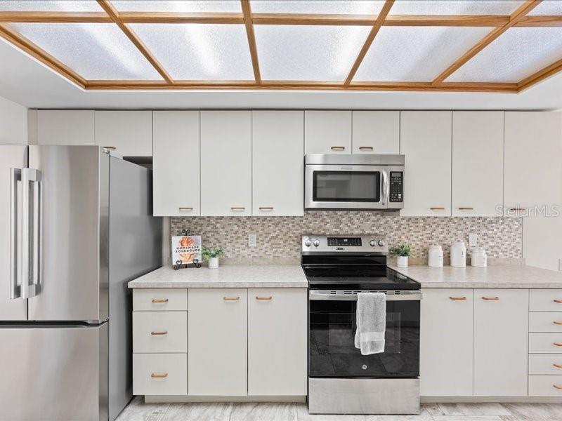 Image 22 of 51 For 607 Waterford Circle E