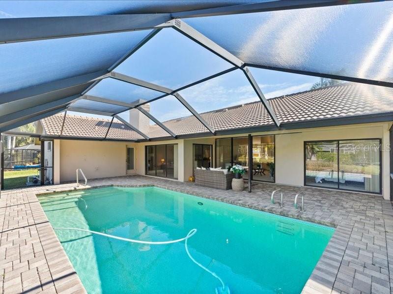 Image 34 of 51 For 607 Waterford Circle E