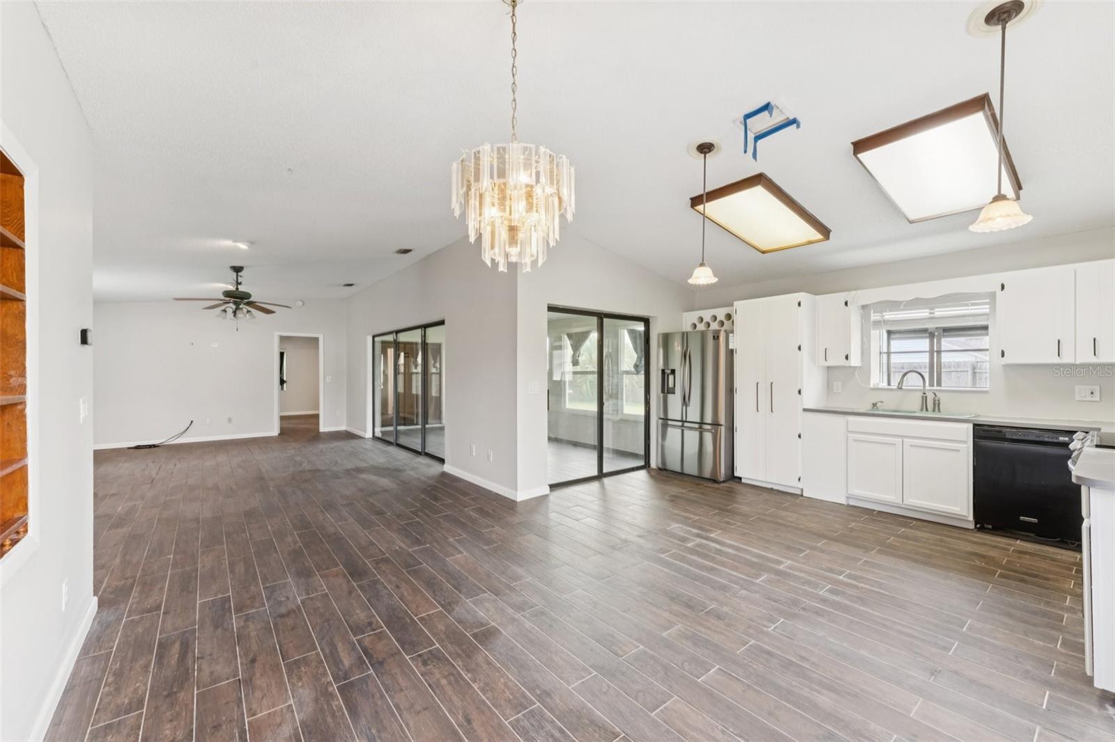 Image 13 of 42 For 40 Flower Hill Lane