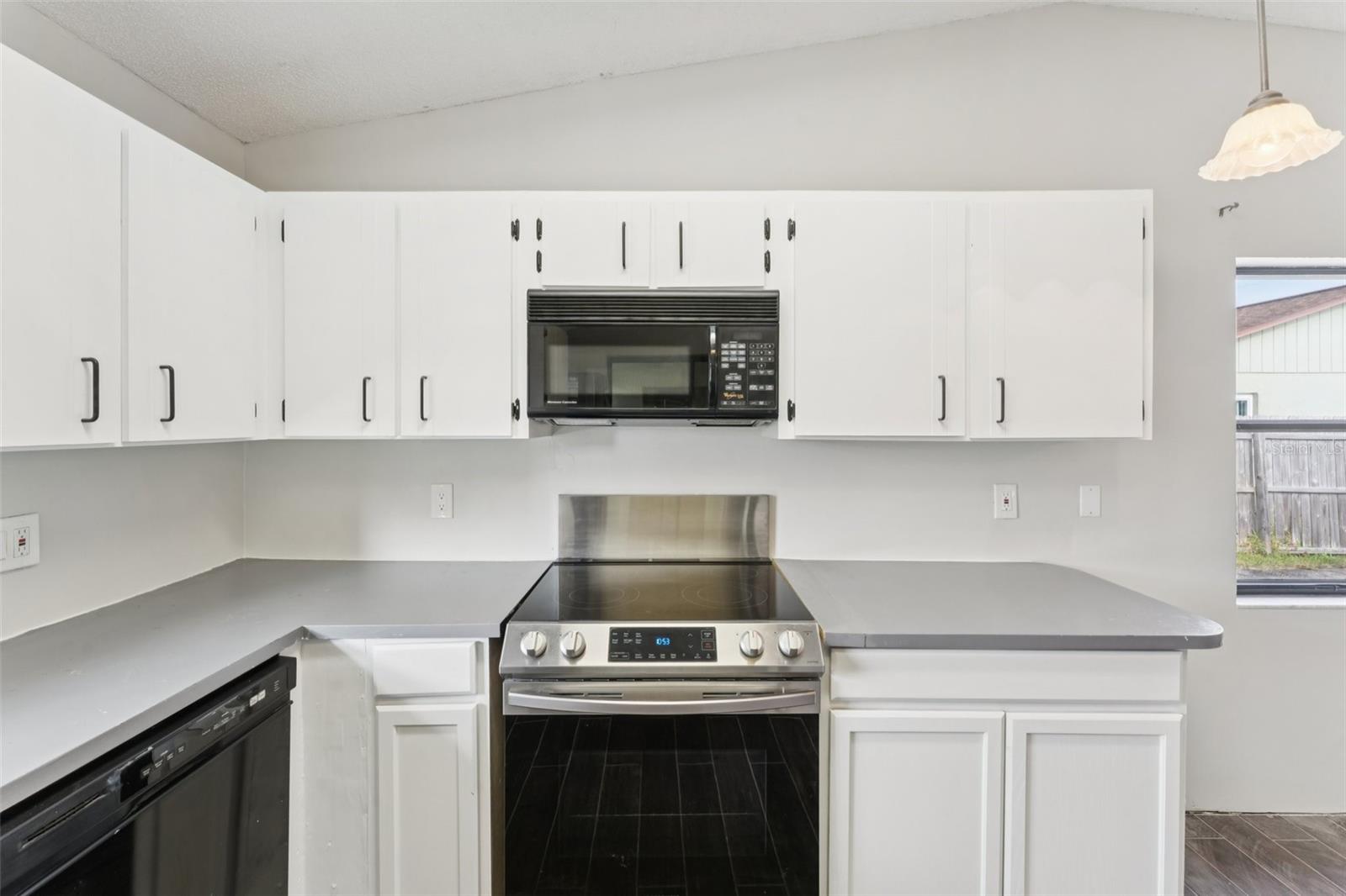 Image 16 of 42 For 40 Flower Hill Lane