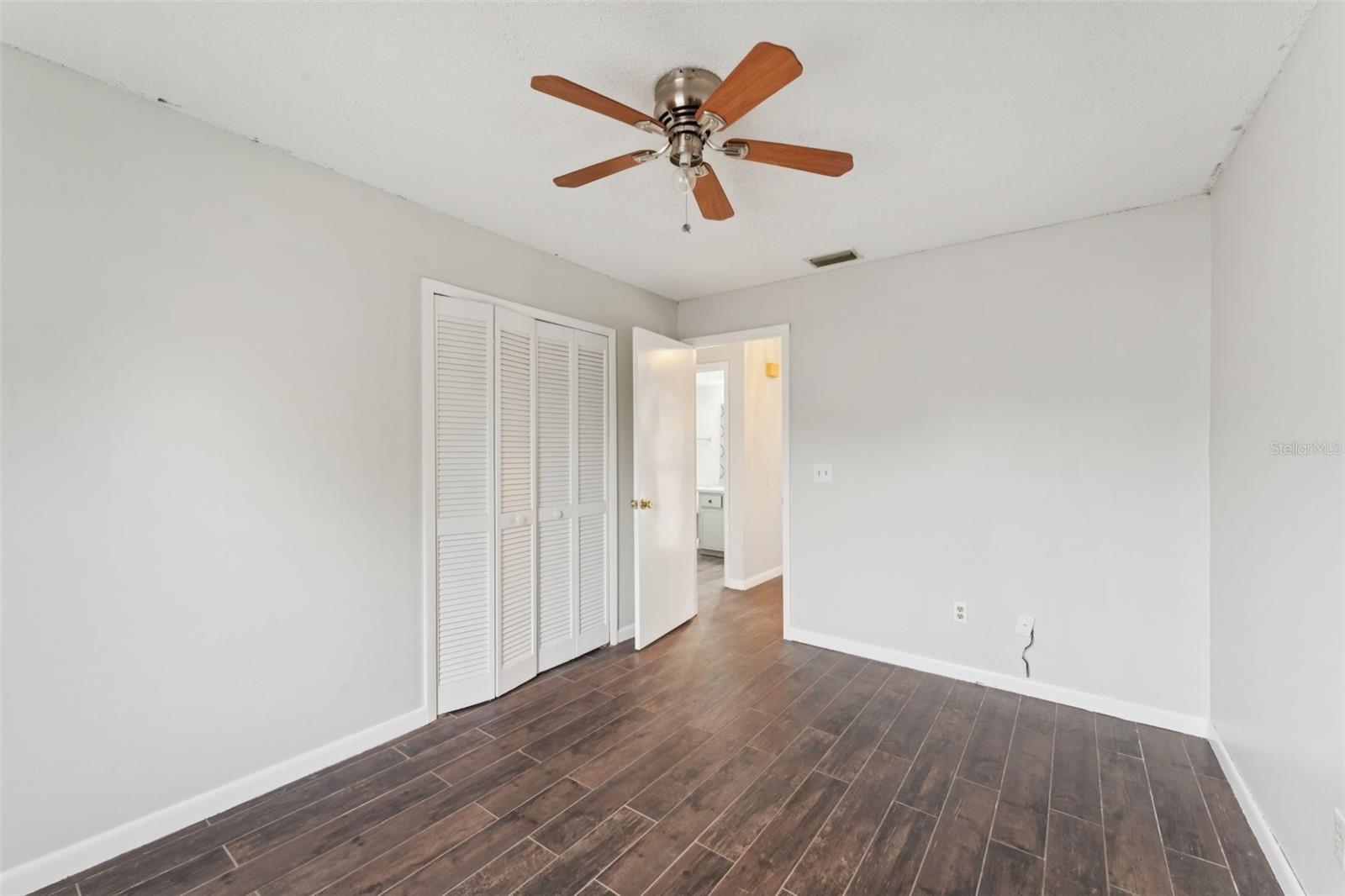 Image 31 of 42 For 40 Flower Hill Lane