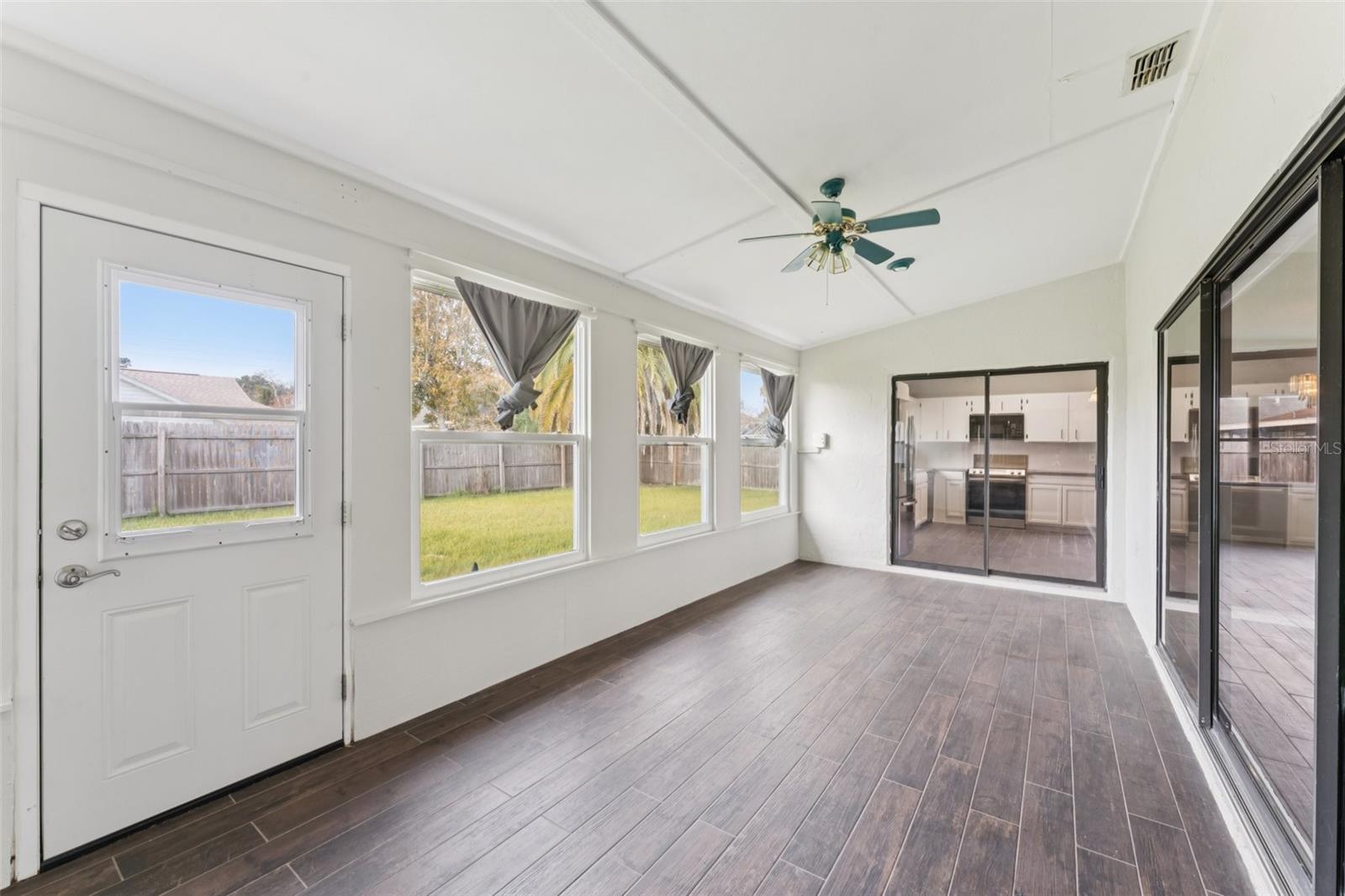 Image 35 of 42 For 40 Flower Hill Lane