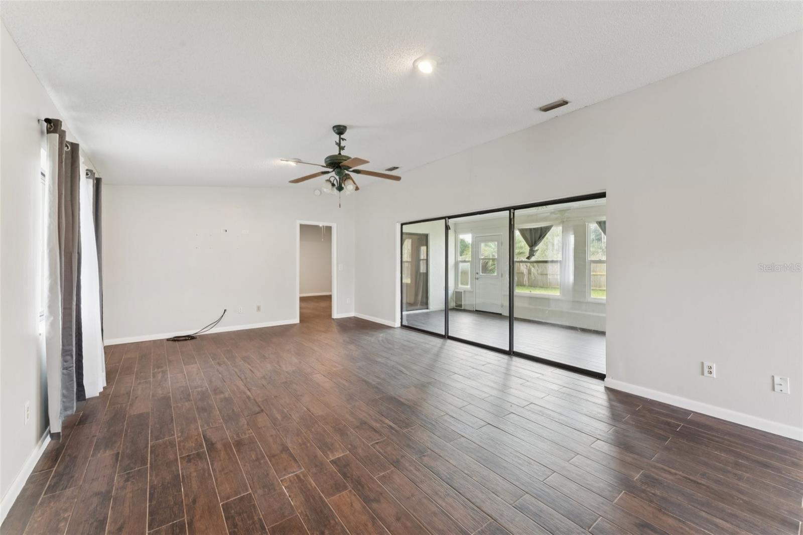 Image 6 of 42 For 40 Flower Hill Lane