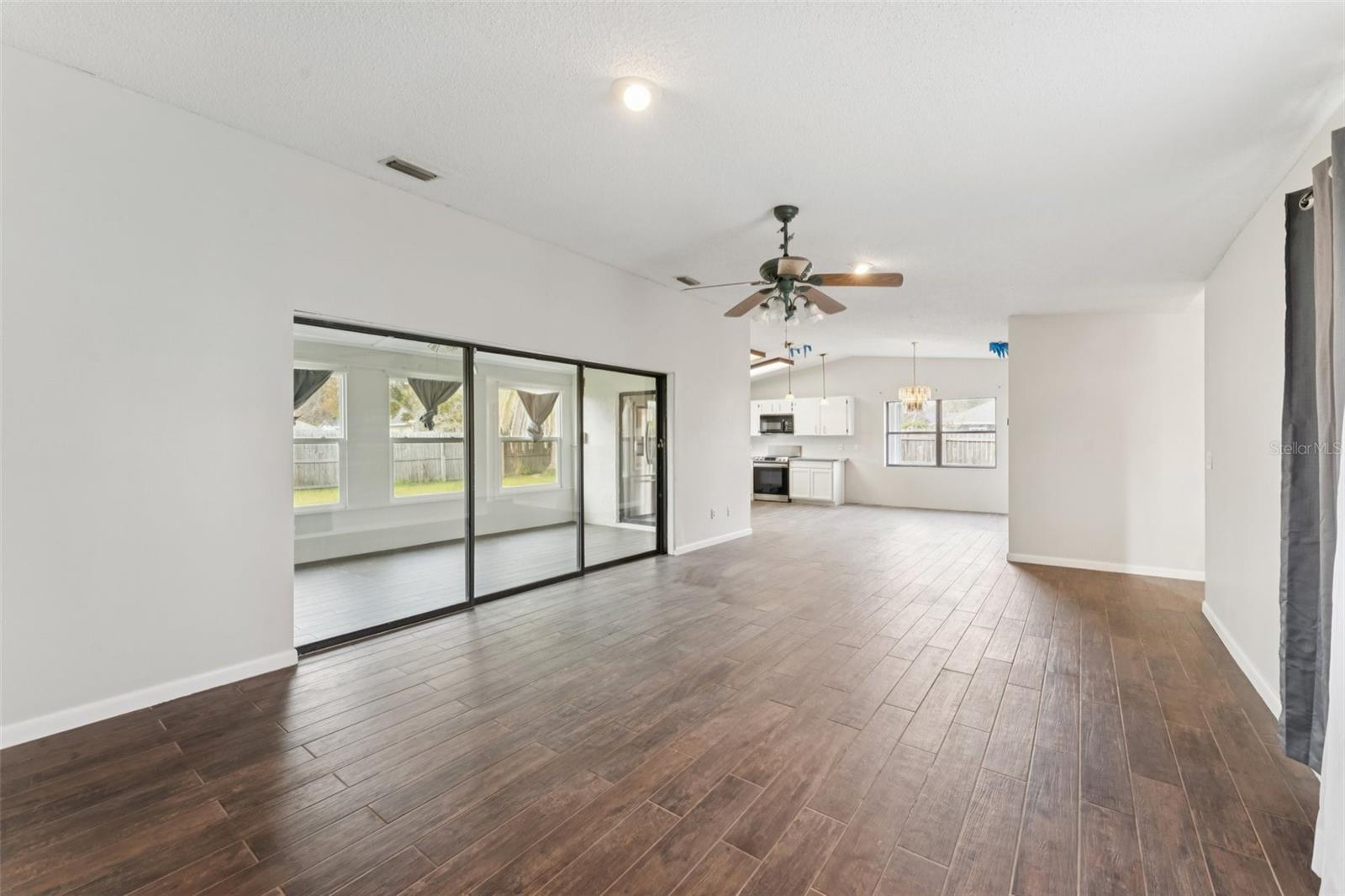 Image 7 of 42 For 40 Flower Hill Lane