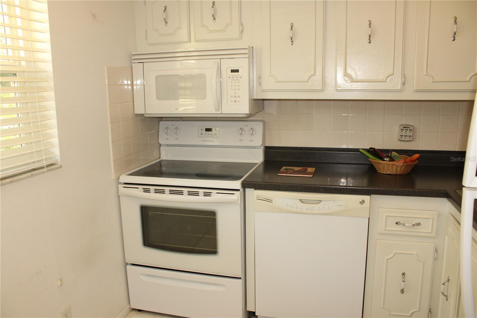 Listing photo id 15 for 11485 Oakhurst Road 1200-215