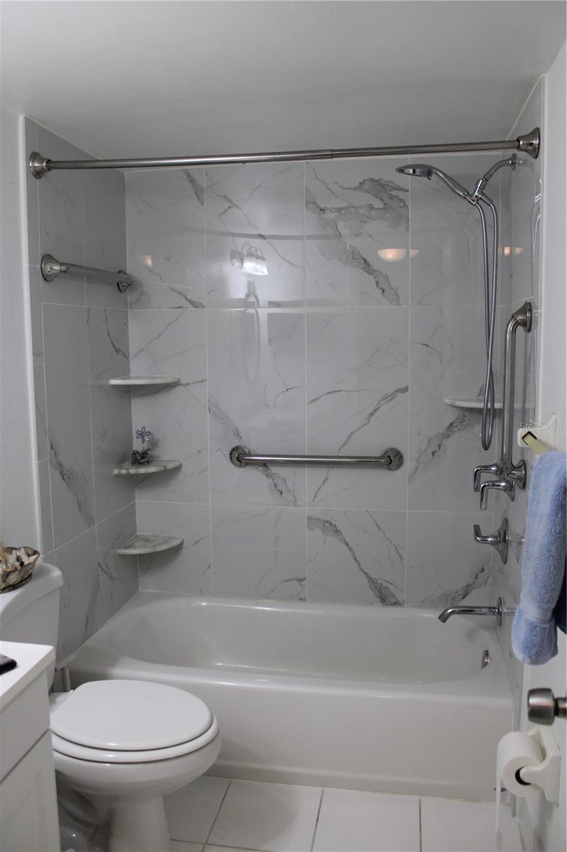 Listing photo id 19 for 11485 Oakhurst Road 1200-215