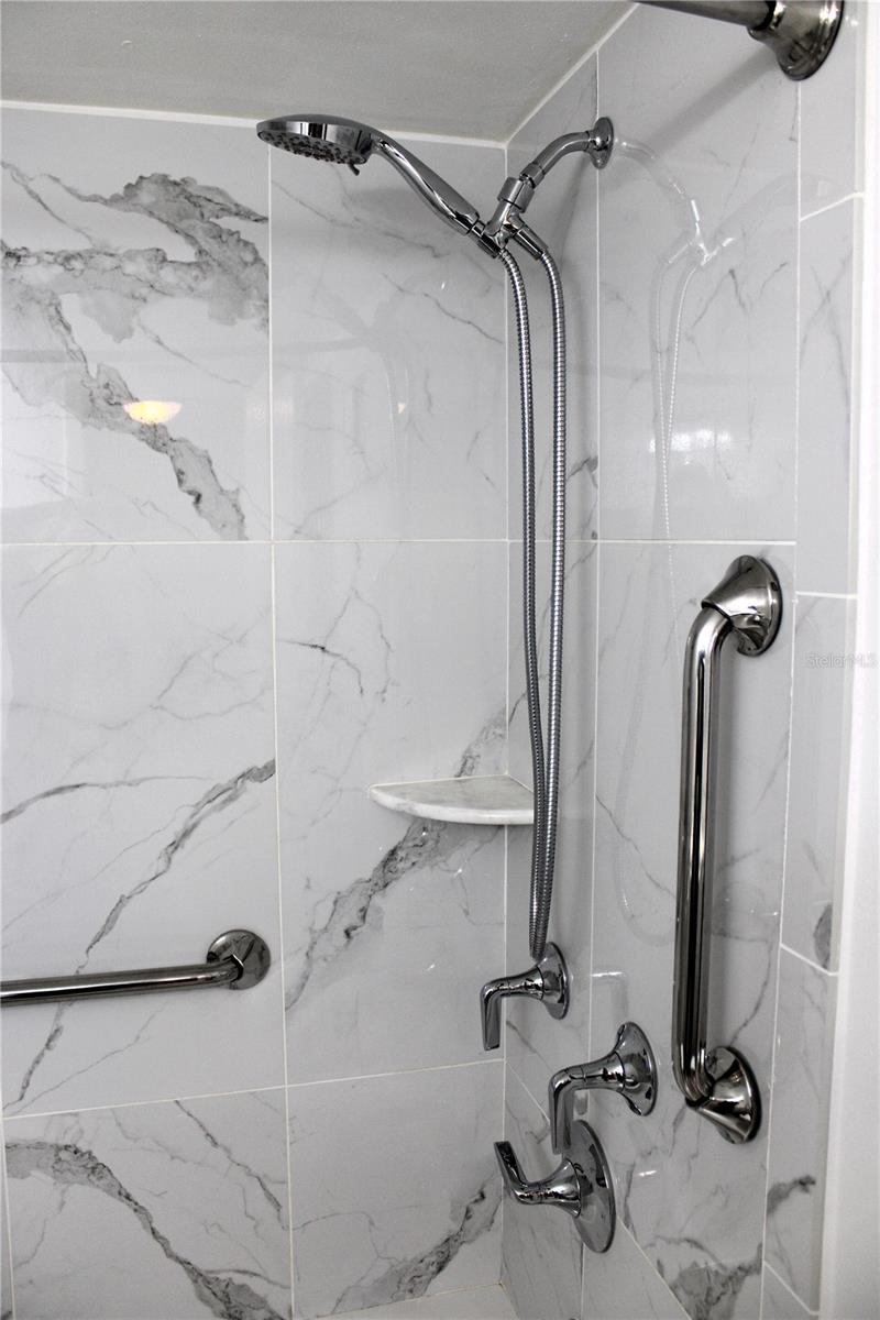 Listing photo id 22 for 11485 Oakhurst Road 1200-215