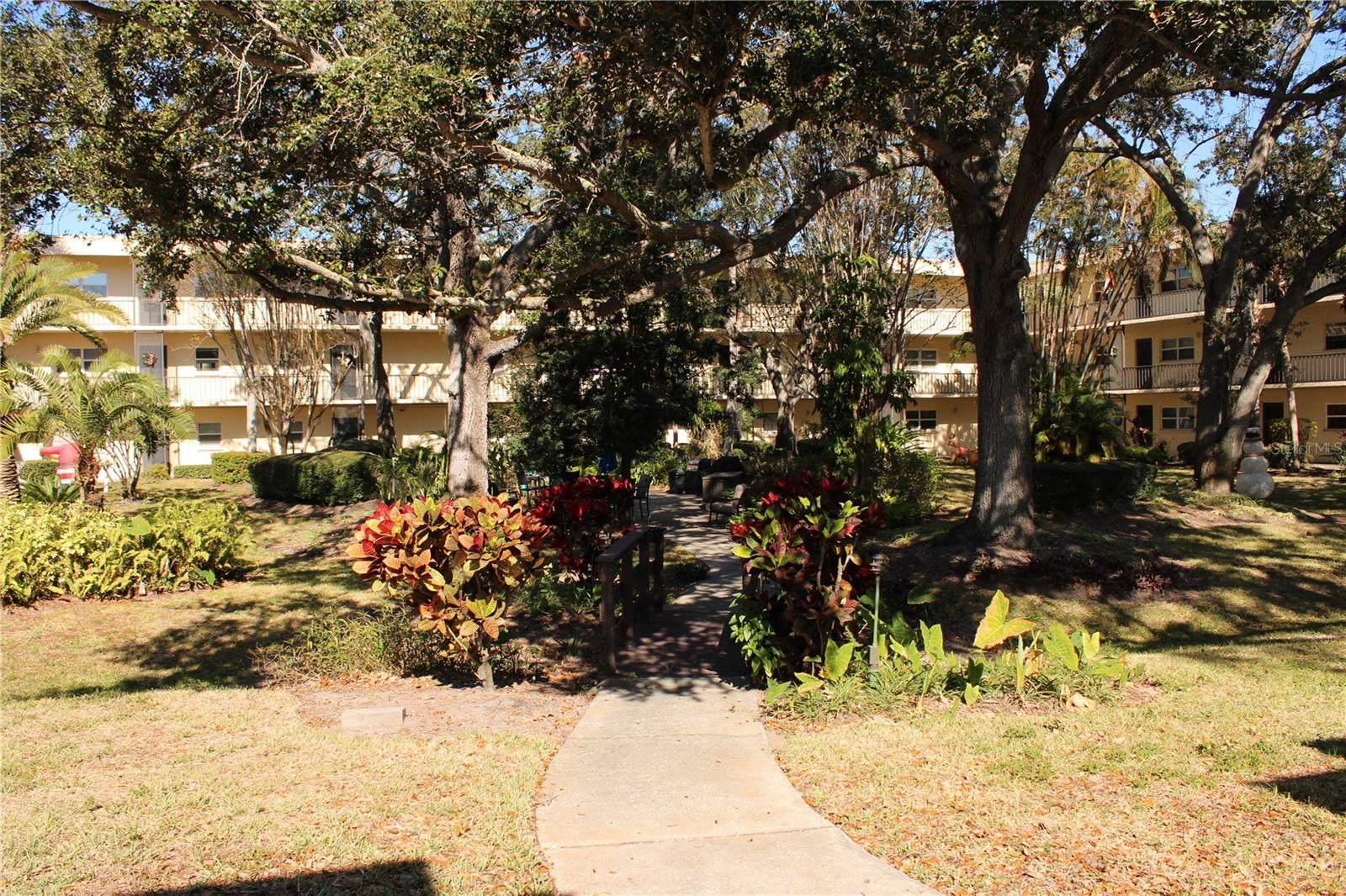 Listing photo id 37 for 11485 Oakhurst Road 1200-215