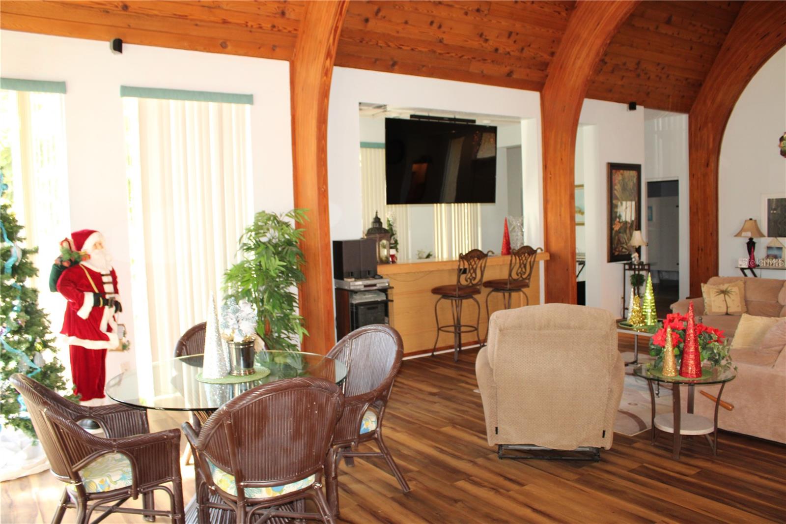 Listing photo id 38 for 11485 Oakhurst Road 1200-215