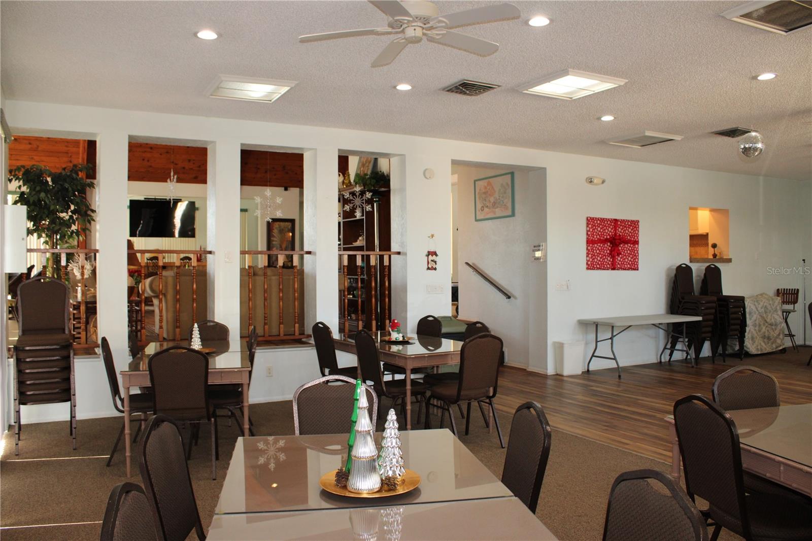 Listing photo id 42 for 11485 Oakhurst Road 1200-215