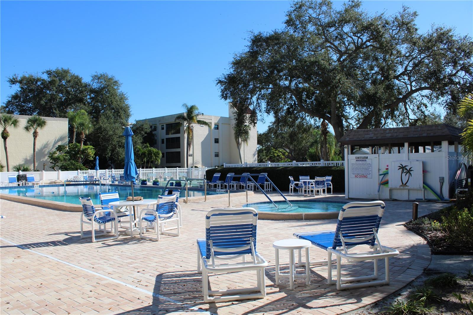 Listing photo id 54 for 11485 Oakhurst Road 1200-215