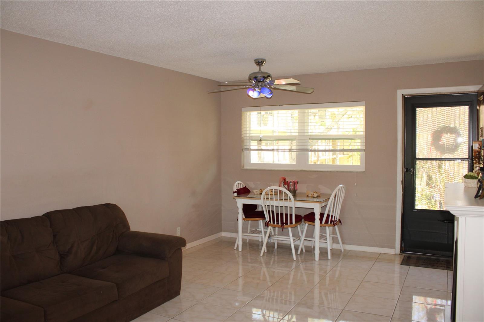 Listing photo id 4 for 11485 Oakhurst Road 1200-215